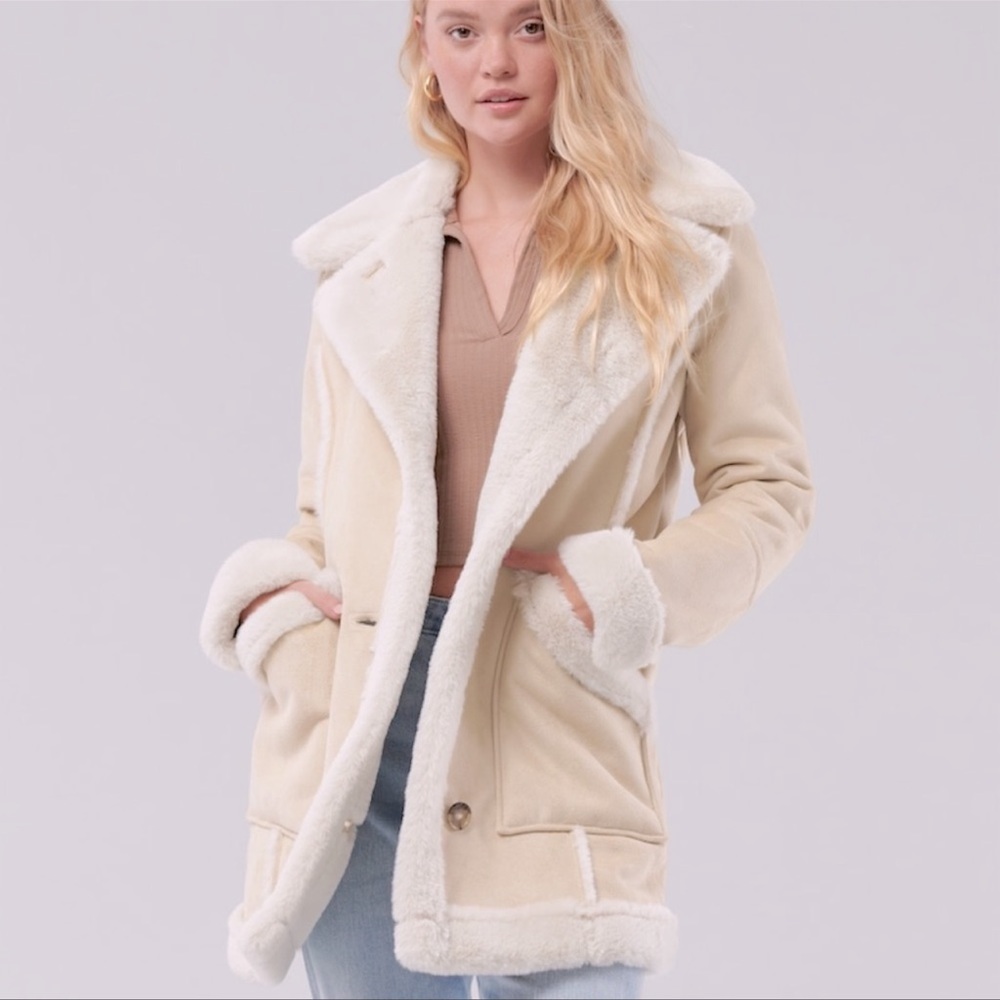 HOLLISTER FAUX SHEARLING JACKET